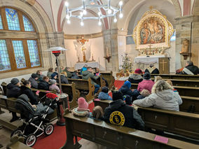 Krippenandacht mit Segnung der Kinder (Foto: Georg Smolarczyk)